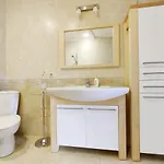 Country house будинок з басейном біля моря для сімейного відпочинку *