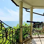 будинок з басейном біля моря для сімейного відпочинку Landhaus
