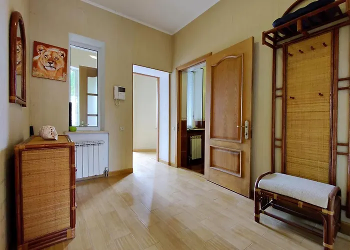 будинок з басейном біля моря для сімейного відпочинку * Odessa