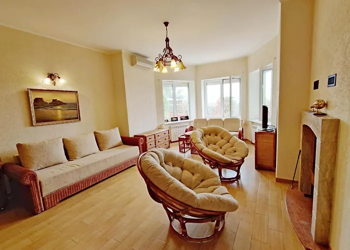 будинок з басейном біля моря для сімейного відпочинку * Odesa