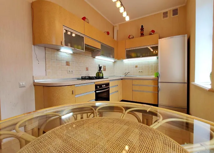 будинок з басейном біля моря для сімейного відпочинку *