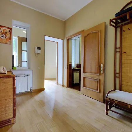 будинок з басейном біля моря для сімейного відпочинку * Odessa